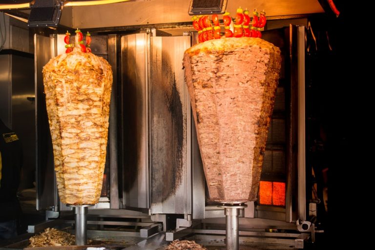 Najlepszy kebab w Niemczech jada się w Kolonii, ale nie jest nim ten od Podolskiego!