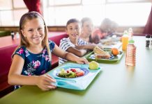 Pizza z salami? Już nie! W podstawówkach we Fryburgu wchodzi w życie zakaz serwowania mięsa w szkolnych stołówkach