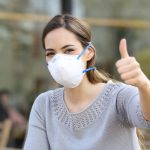 koronawirus, kobieta w masce
