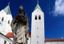 Niemcy: W 2023 roku ponad 400 000 osób opuściło Kościół katolicki