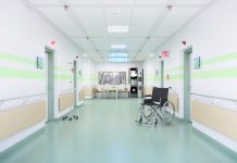 Sąd w Monachium skazał na dożywocie pielęgniarza oskarżonego o dwa morderstwa i sześć prób morderstwa