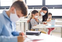 Niezaszczepieni nauczyciele w Badenii-Wirtembergii będą musieli codziennie poddawać się testom na koronawirusa