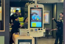 Hamburg: Atak nożem w McDonalds – sprawca wciąż na wolności