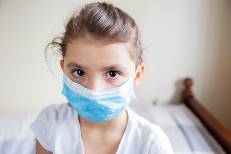 Nadrenia Północna-Westfalia: rodzice dziewczynki objętej kwarantanną domagają się 7000 euro zadośćuczynienia