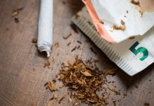 Niemcy: 82-letni mężczyzna chciał dorobić do emerytury handlując narkotykami – wyrok w zawieszeniu