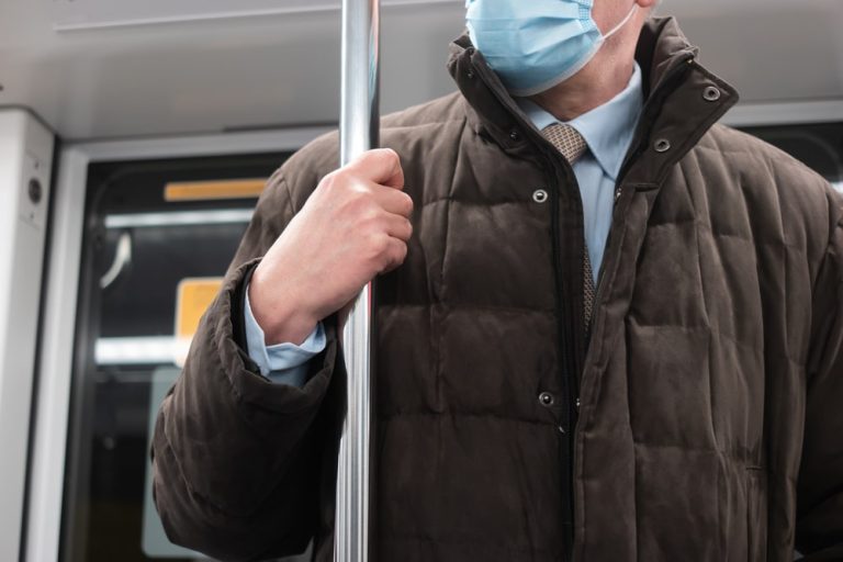 Bawaria znosi obowiązkowe maski w autobusach i pociągach!