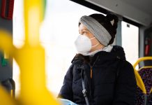 Saksonia chce w połowie stycznia znieść obowiązek noszenia maseczek w autobusach i pociągach