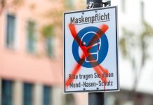 Niemcy: FDP wzywa kraje związkowe do zniesienia obowiązku noszenia maseczek