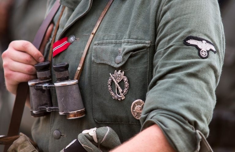 Skandal: Bundeswehra opublikowała na Instagramie wpis przedstawiający mundur ze swastykami!
