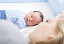 Federalny Urząd Statystyczny: kobiety w Niemczech coraz później rodzą pierwsze dziecko