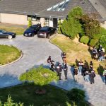 nalot na posiadłość członka arabskiego klanu