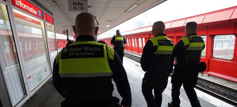 Niemcy: w związku z rosnącą przemocą, pracownicy Deutsche Bahn są wyposażani w kamery nasobne