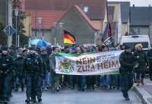 Protesty przeciwko polityce wobec uchodźców: w Niemczech odbywa się coraz więcej marszów organizowanych przez prawicowych ekstremistów