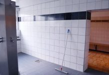 Niemcy: Szef klubu filmował nieletnie piłkarki nago pod prysznicem