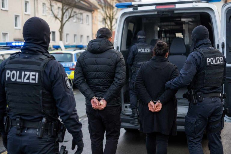 Alarm w Niemczech! Zatrzymano dwoje Irakijczyków. Mieli walczyć dla ISIS
