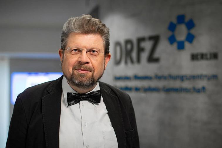 Niemiecki immunolog przestrzega przed niepotrzebnymi szczepieniami