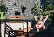 Niemcy: za opalanie się na balkonie i w ogrodzie można otrzymać grzywnę w wysokości do 1000 euro!