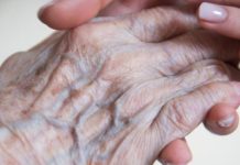 Niemcy: Opieka nad bliskimi w domu staje się coraz bardziej kosztowna – tylko 46% opiekunów pracuje w pełnym wymiarze godzin