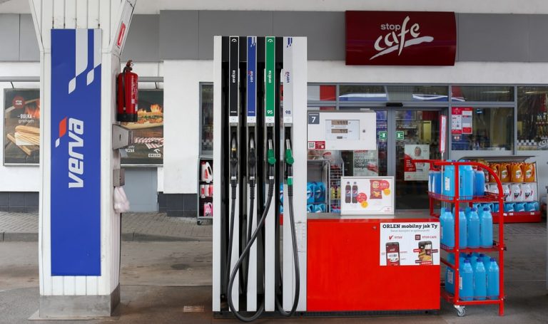 Stacje paliw w Polsce wprowadzają limity na sprzedaż paliwa