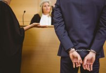 Tragiczny finał wieloletniego sporu o uciążliwy hałas: 61-latek z Hamburga zabił sąsiada. Teraz usłyszał wyrok