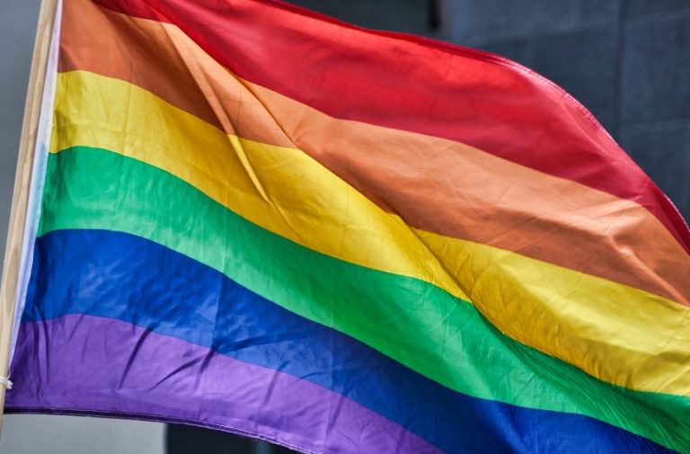 W Hanau powstały specjalne miejsca parkingowe dla osób LGBTIQ i migrantów