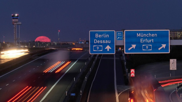 Planowany atak terrorystyczny na autostradzie A14 w Niemczech? Policja bada sprawę!