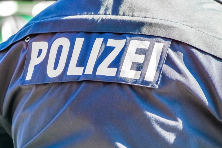 Policja rozwiązała nielegalny turniej piłki nożnej w Oberhausen!