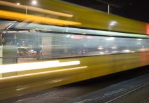Młodzi mężczyźni jechali przez Brunszwik porwanym tramwajem