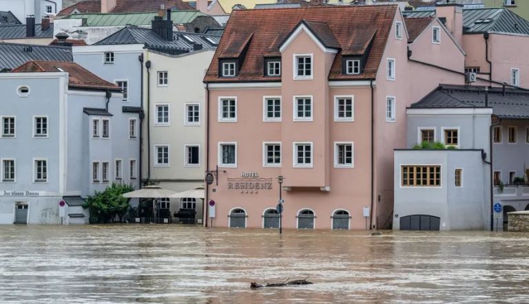 Powodzie na południu Niemiec – pierwsza firma ubezpieczeniowa szacuje szkody swoich klientów na 100 milionów euro