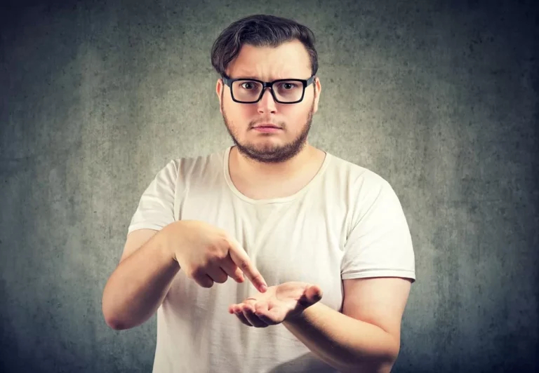 Jak reagować na bezczynność urzędu i nieodpowiednie działania urzędnika w Niemczech — przewodnik krok po kroku