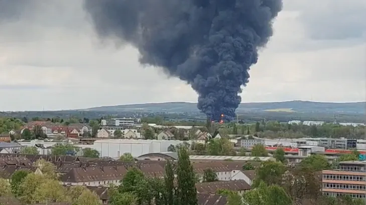 Wielki pożar w Brunszwiku: śmiertelne niebezpieczeństwo po eksplozji w fabryce chemicznej