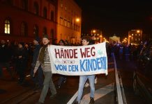 5000 osób demonstrowało w Monachium – policja nie była w stanie zapanować nad tłumem