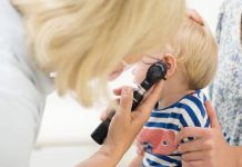 „Pryszcz na pupie” może być drogi – czy rodzice w Niemczech będą musieli płacić za nieuzasadnioną wizytę na dyżurze ratunkowym?