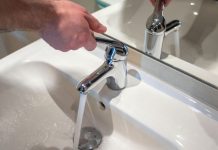 Niemcy: Racjonowanie ciepłej wody jest „nielegalne”