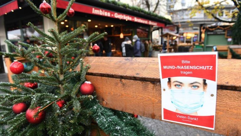 Święta Bożego Narodzenia w Niemczech: Oto jakie obostrzenia obowiązują dla spotkań prywatnych, zakupów i nabożeństw!