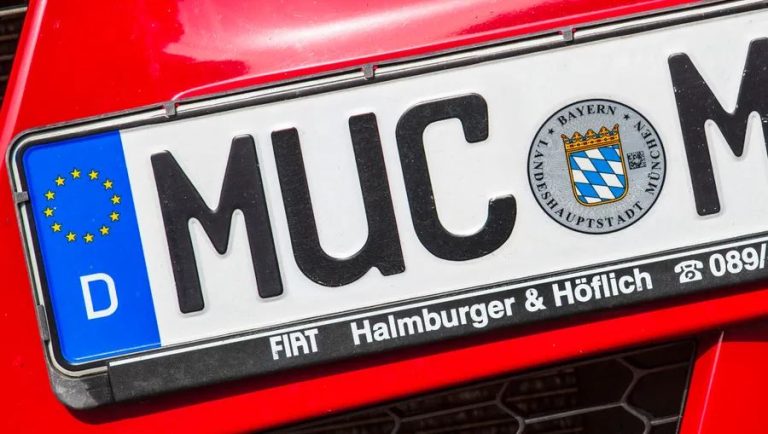 Kończą się litery „M“ – Monachium wprowadza „MUC” jako drugą tablicę rejestracyjną