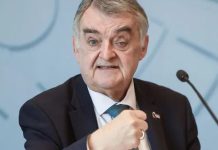 Niemcy: Minister spraw wewnętrznych NRW wzywa do debaty na temat wcześniejszego wieku odpowiedzialności karnej