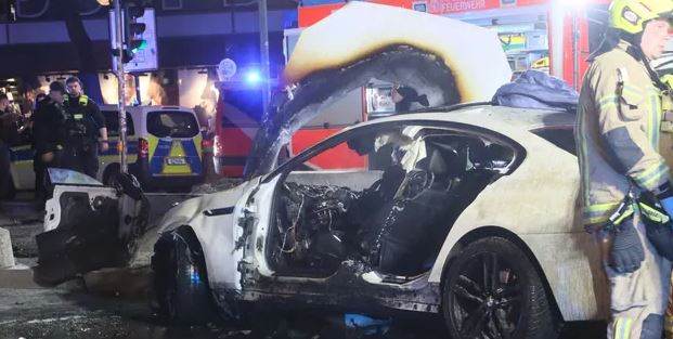 Makabryczny wypadek na berlińskiej ulicy handlowej Tauentzien: Kobieta spłonęła w BMW