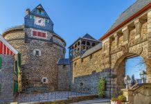 Majowy jarmark bożonarodzeniowy na zamku w Solingen