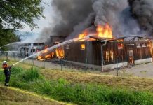 Burza przeszła przez Frankonię – spalona hala, eksplozja samochodu elektrycznego, przerwy w dostawie prądu