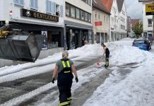 Pługi śnieżne na ulicach niemieckiego miasta w sierpniu!