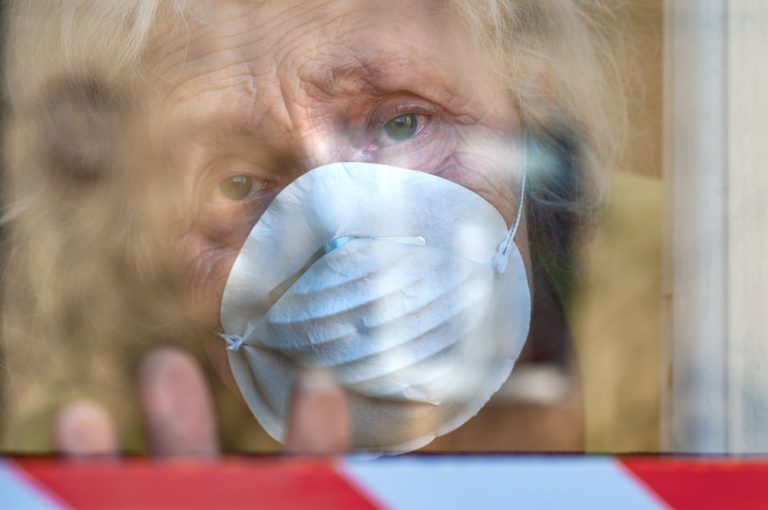 Niemcy: 12 zmarłych i 47 zarażonych koronawirusem w domu seniora