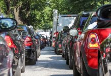 Ostatni wakacyjny weekend w Szlezwiku-Holsztynie: kilometrowe korki na drogach