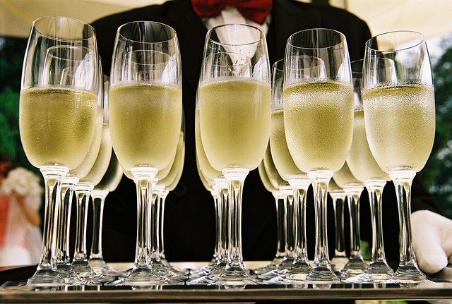 Niemcy zakupili wina musujące i szampany na kwotę ponad 1 miliarda euro!