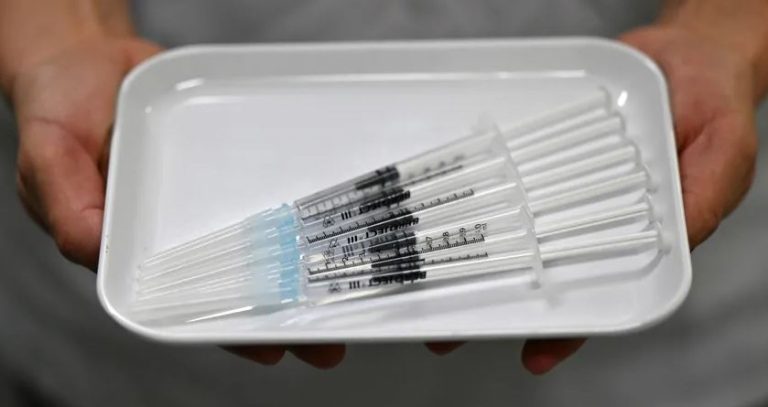 Koronawirus w Niemczech: około 4,6 miliona dawek szczepionek traci ważność