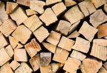 Niemcy: ostrzeżenie przed oszustami, obiecującymi tanie drewno