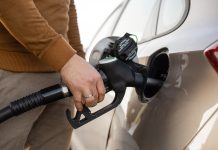 Ceny benzyny i oleju napędowego na stacjach benzynowych w Niemczech znów wzrosły powyżej 2 euro