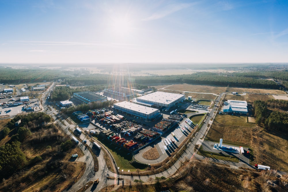 Niemcy Powstająca w Grünheide fabryka Tesli może przyciągnąć 11.600