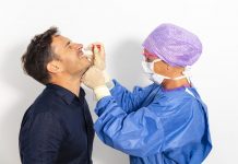 W obliczu rosnącej liczby zachorowań na koronawirusa Ministerstwo Zdrowia Niemiec zaleca testy i kwarantannę