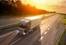 Kierowca polskiej ciężarówki zdemolował stację benzynową w Niemczech i spowodował szkody na 50 000 € – 100 000 €